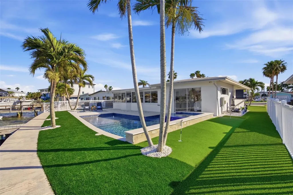 16113 5th Street E Redington Beach FL 33708