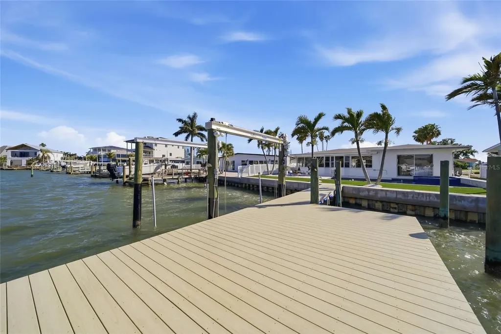 16113 5th Street E Redington Beach FL 33708