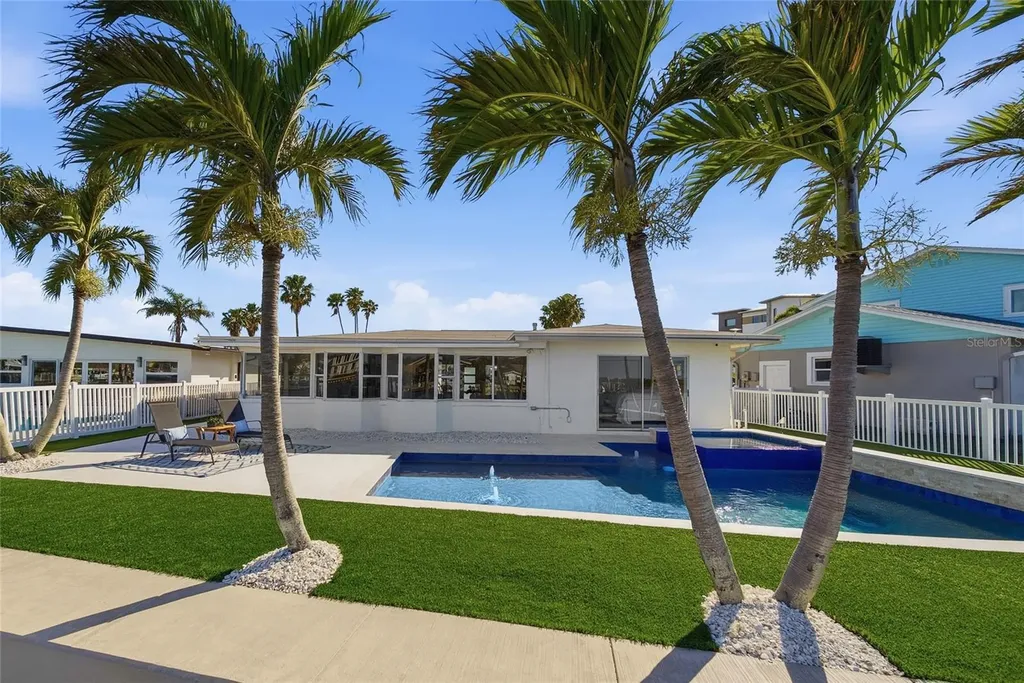 16113 5th Street E Redington Beach FL 33708