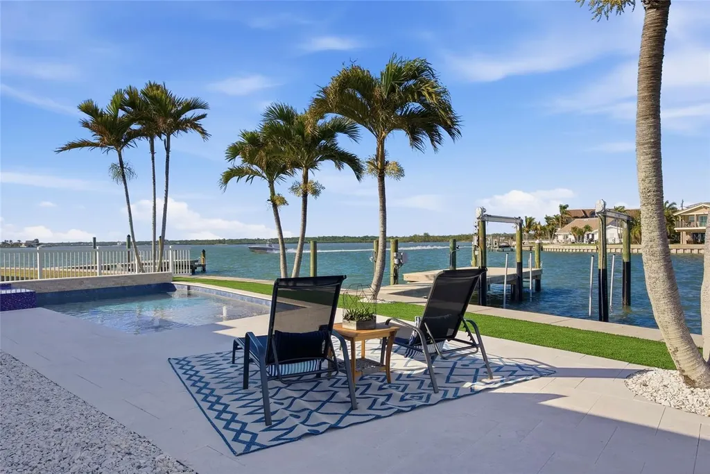 16113 5th Street E Redington Beach FL 33708