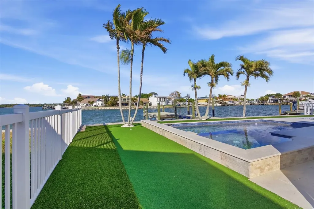 16113 5th Street E Redington Beach FL 33708