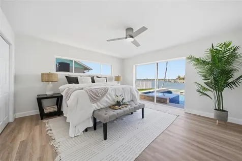16113 5th Street E Redington Beach FL 33708