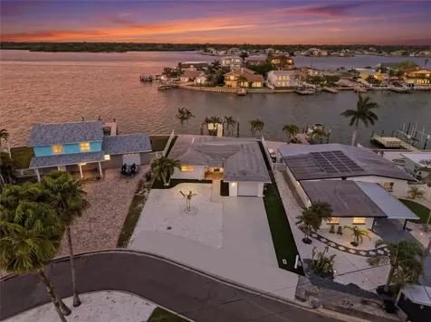 16113 5th Street E Redington Beach FL 33708