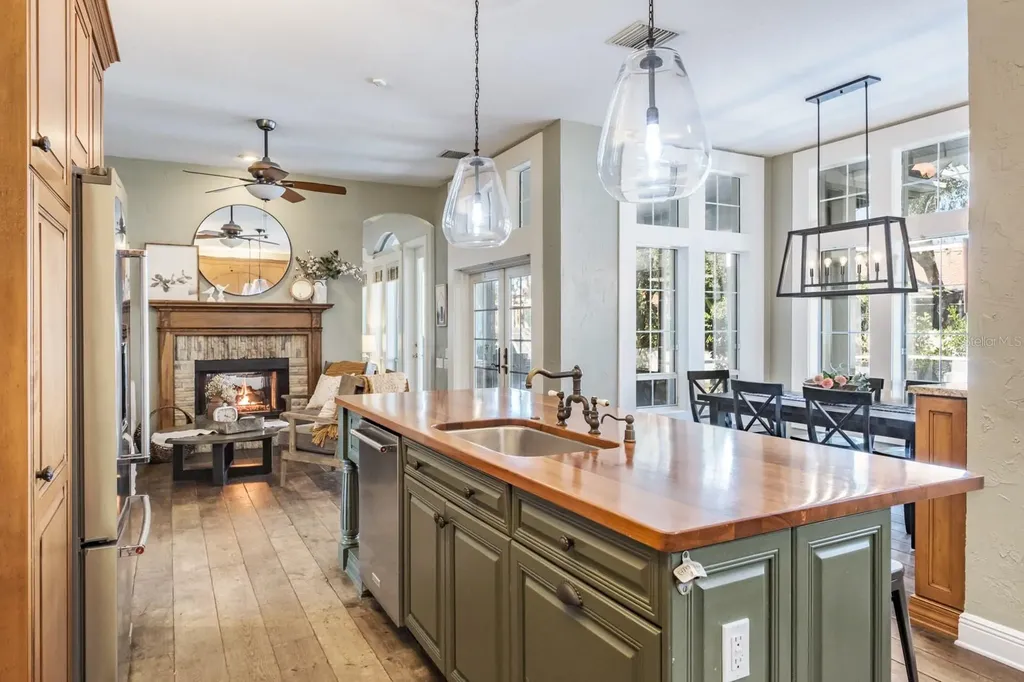 1598 Lockmeade Place Oldsmar FL 34677