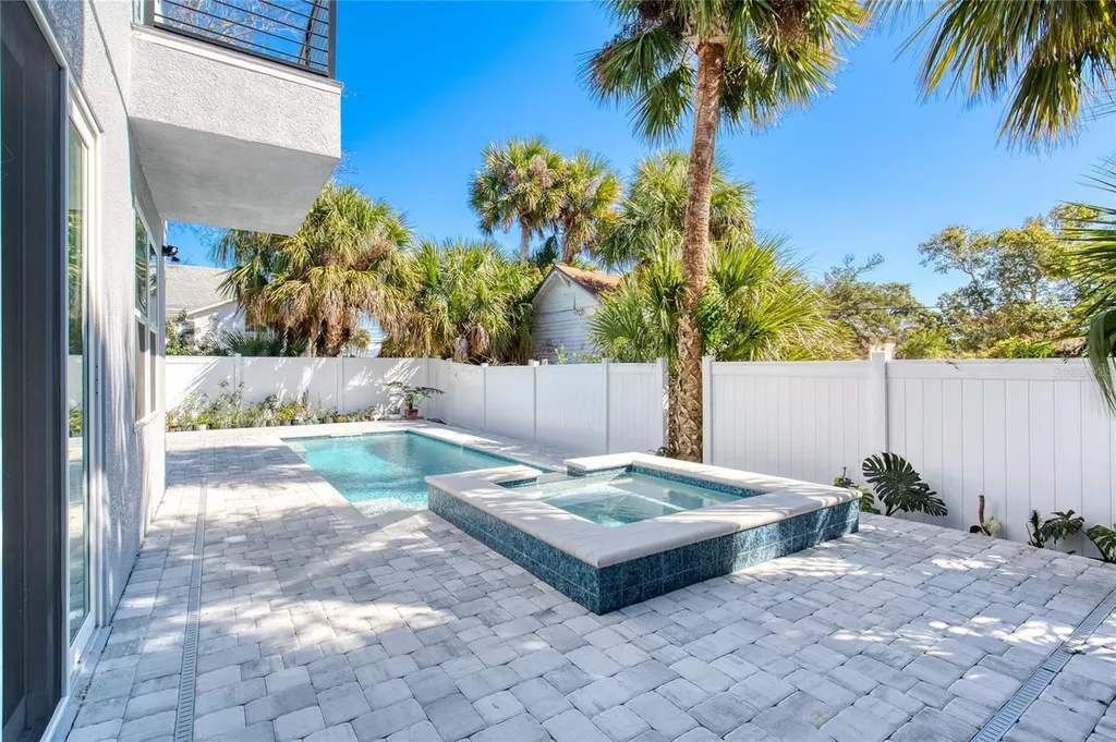 206 N Halifax Avenue Daytona Beach FL 32118