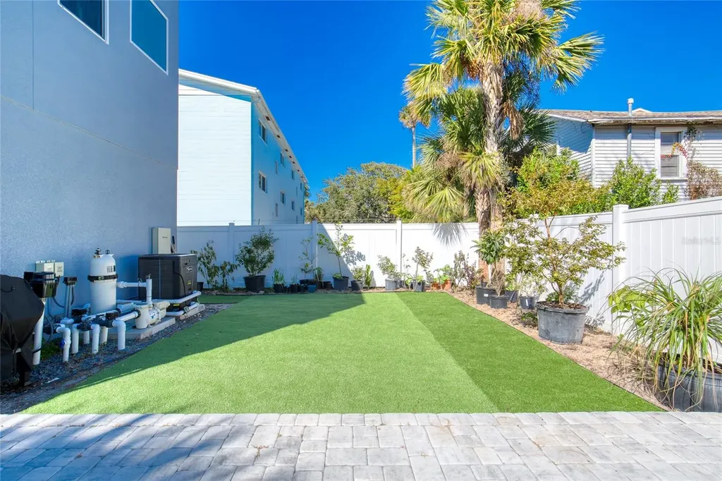 206 N Halifax Avenue Daytona Beach FL 32118