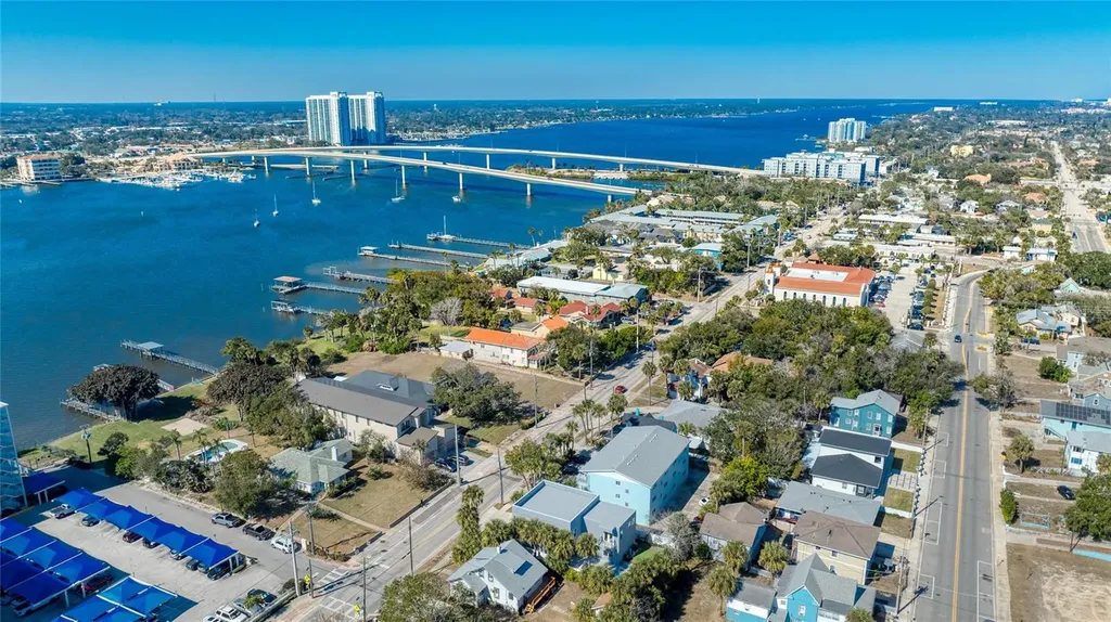 206 N Halifax Avenue Daytona Beach FL 32118