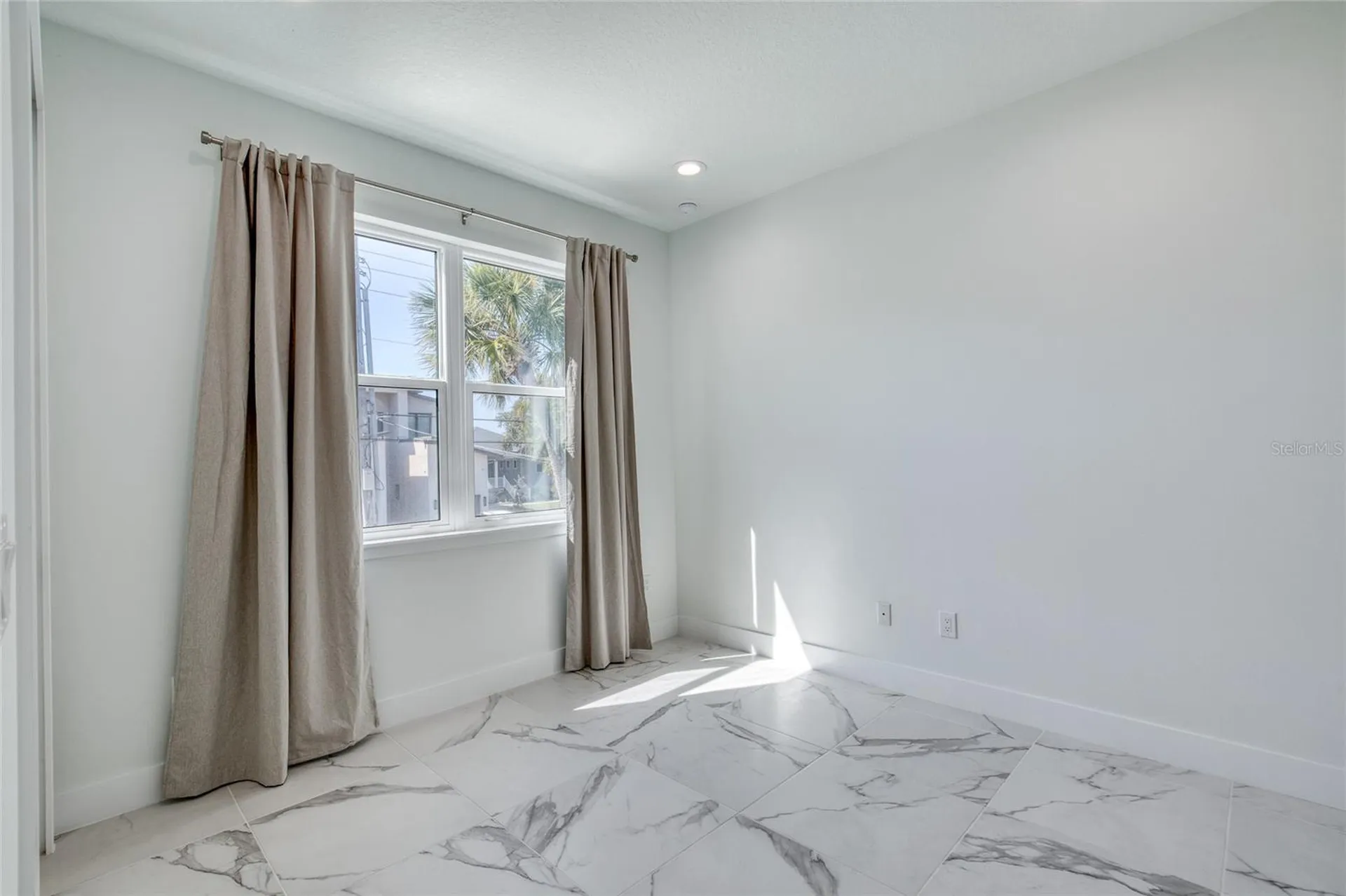 206 N Halifax Avenue Daytona Beach FL 32118