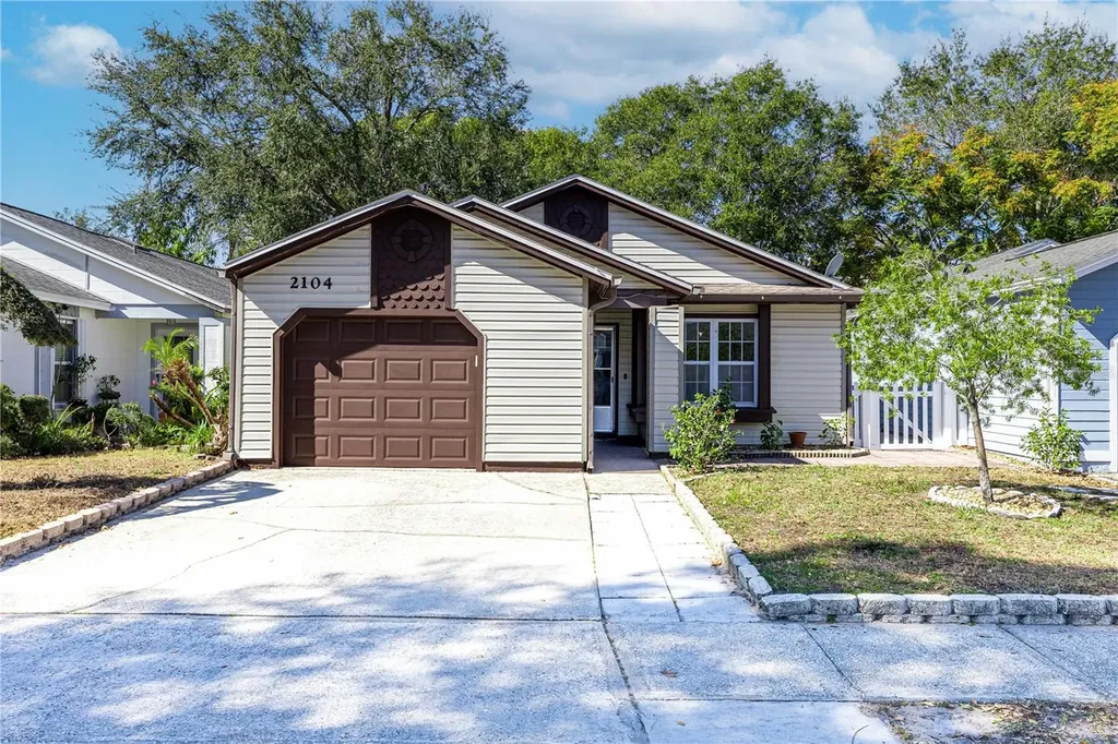 2104 Winslow Drive Orlando FL 32812