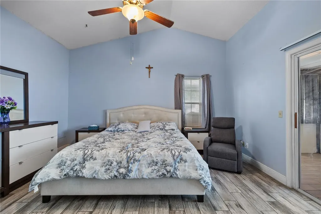 2104 Winslow Drive Orlando FL 32812