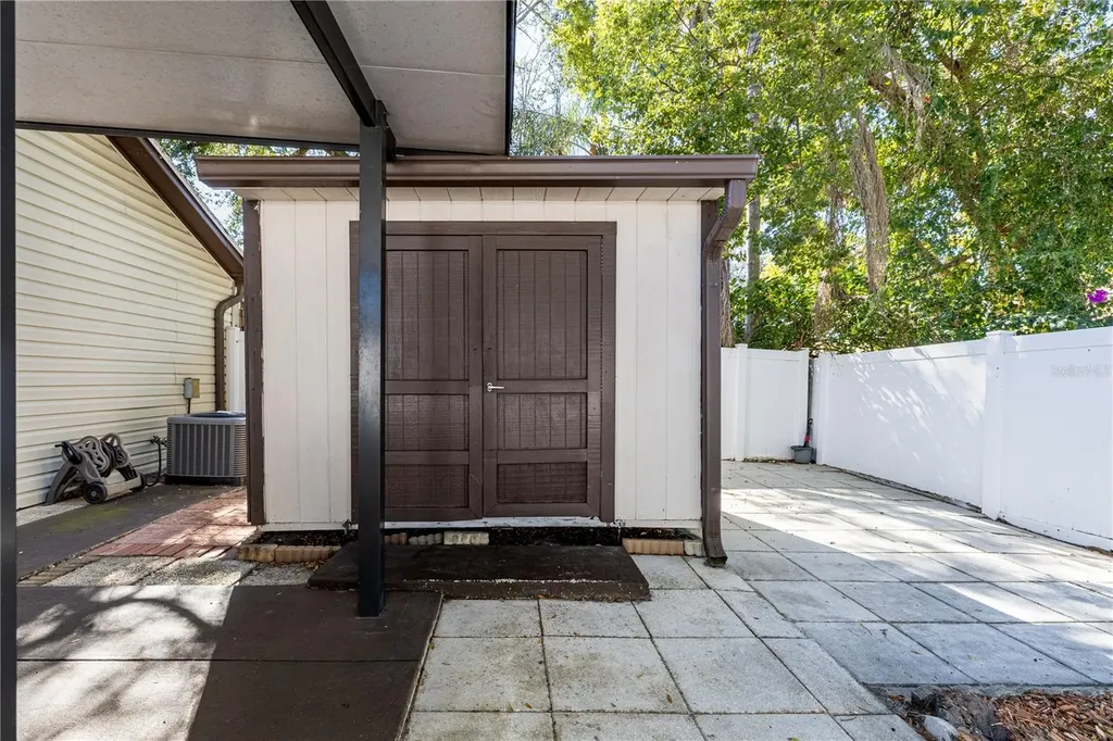 2104 Winslow Drive Orlando FL 32812