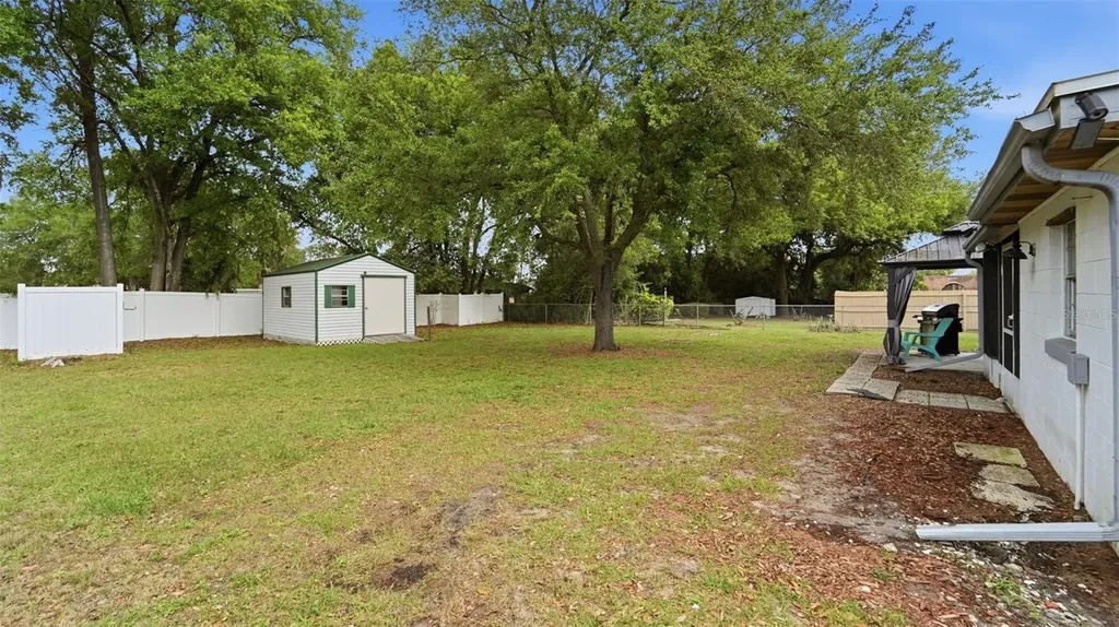 8 Angeles Road Debary FL 32713