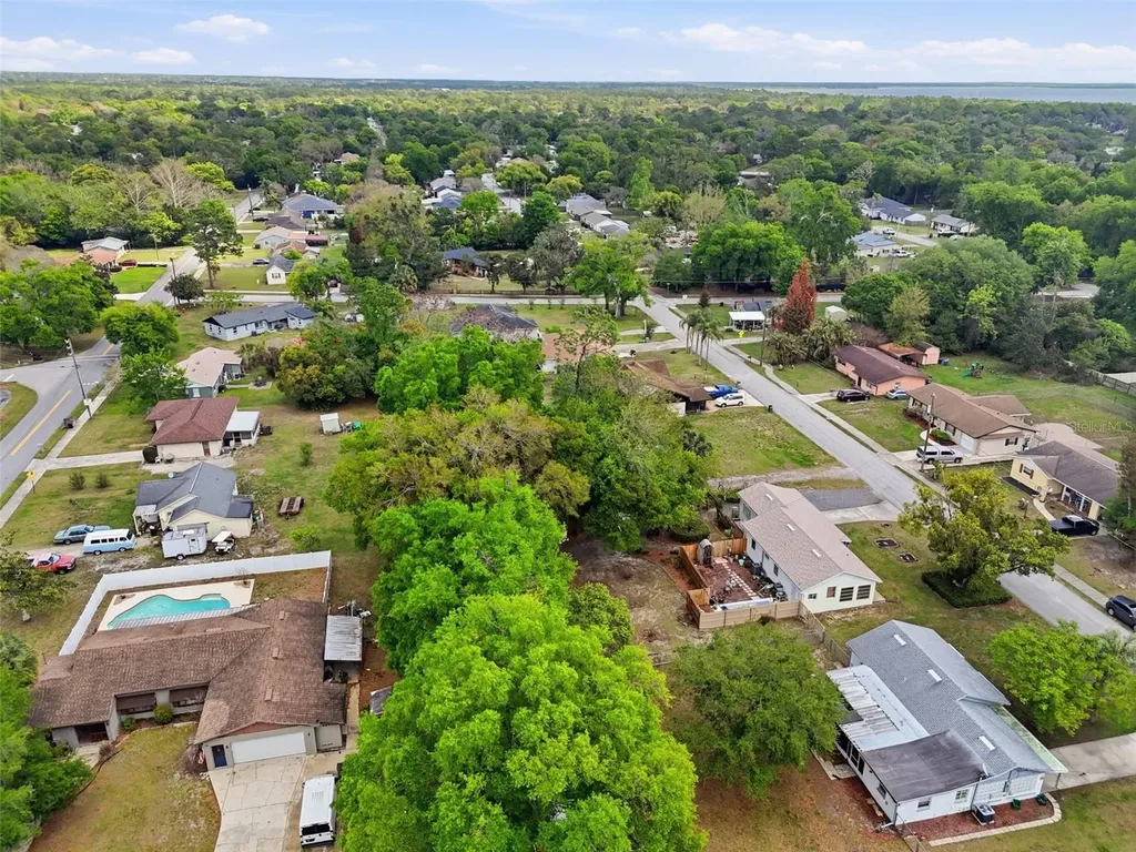 8 Angeles Road Debary FL 32713