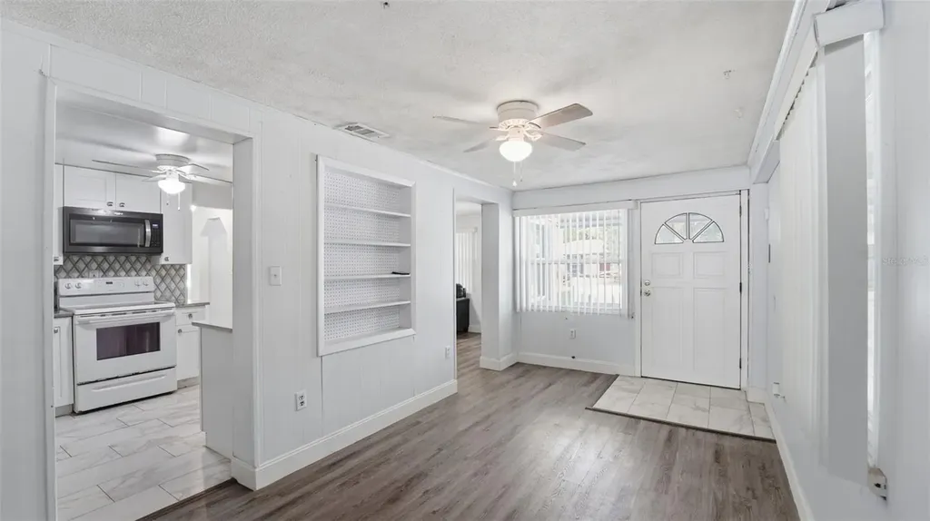 8 Angeles Road Debary FL 32713