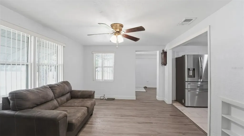 8 Angeles Road Debary FL 32713