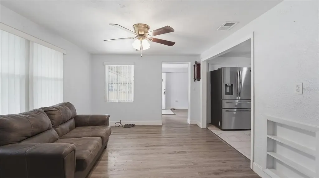 8 Angeles Road Debary FL 32713