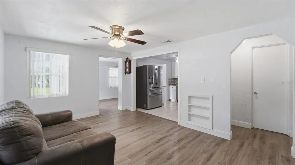 8 Angeles Road Debary FL 32713