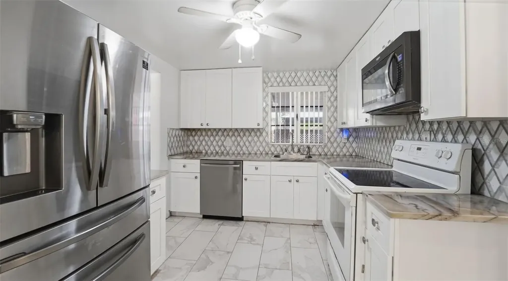 8 Angeles Road Debary FL 32713