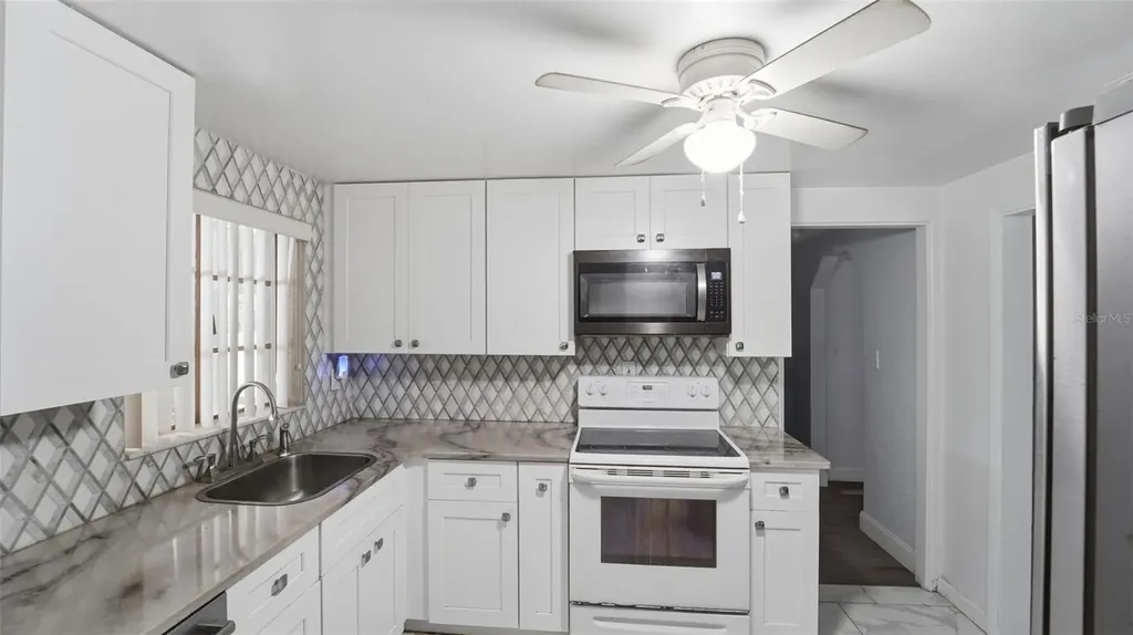 8 Angeles Road Debary FL 32713