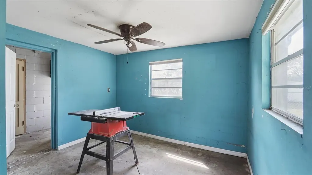 8 Angeles Road Debary FL 32713