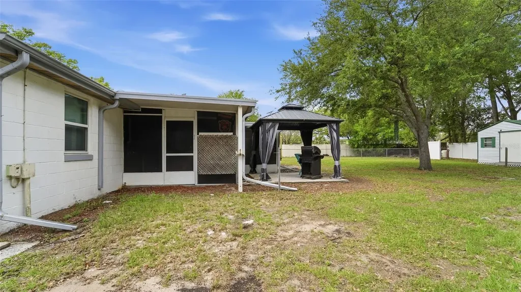 8 Angeles Road Debary FL 32713