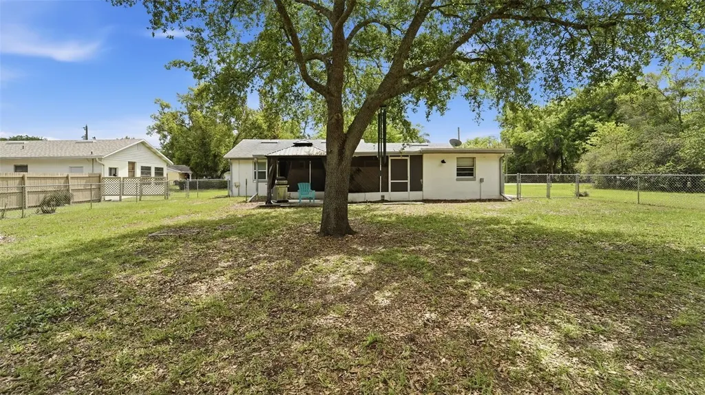 8 Angeles Road Debary FL 32713