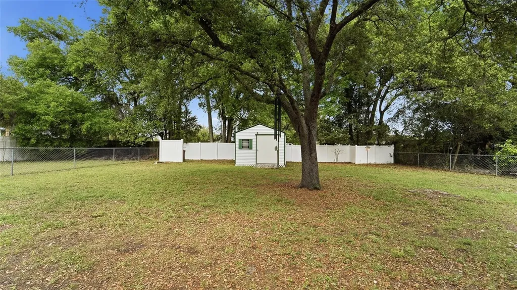 8 Angeles Road Debary FL 32713