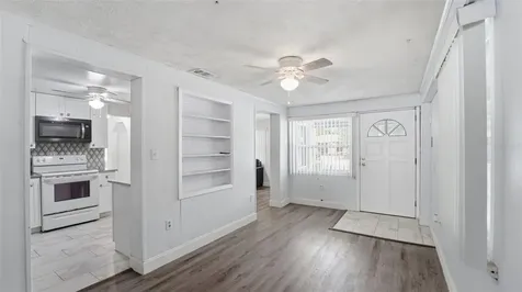 8 Angeles Road Debary FL 32713