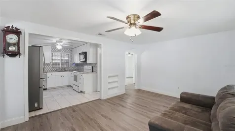8 Angeles Road Debary FL 32713