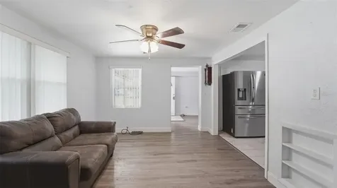 8 Angeles Road Debary FL 32713