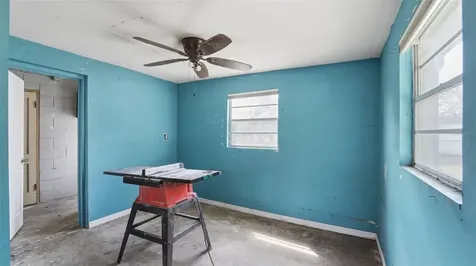 8 Angeles Road Debary FL 32713