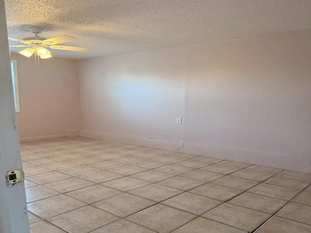 1327 43rd Street S St Petersburg FL 33711