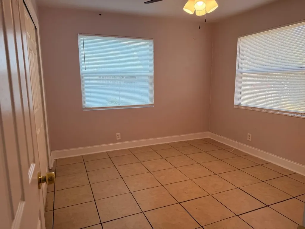 1327 43rd Street S St Petersburg FL 33711