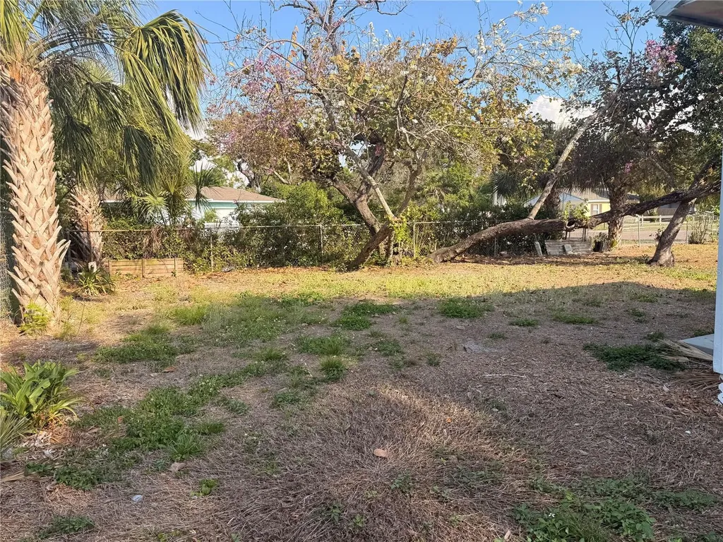 1327 43rd Street S St Petersburg FL 33711