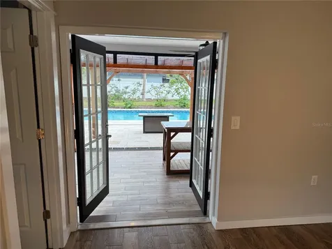 98 Dade Avenue Sarasota FL 34232