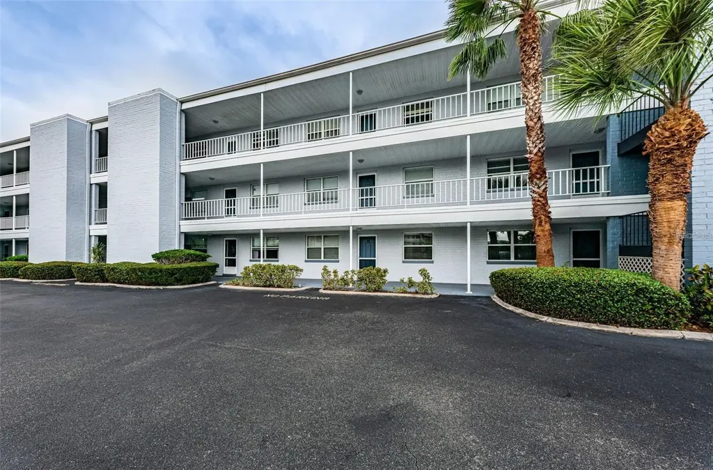1859 Shore Drive S South Pasadena FL 33707