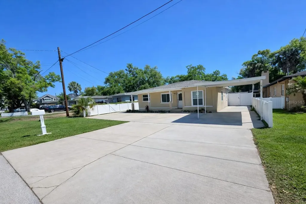 207 N Beverly Avenue Tampa FL 33609
