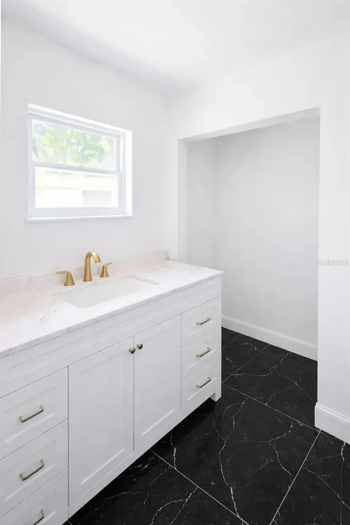 207 N Beverly Avenue Tampa FL 33609