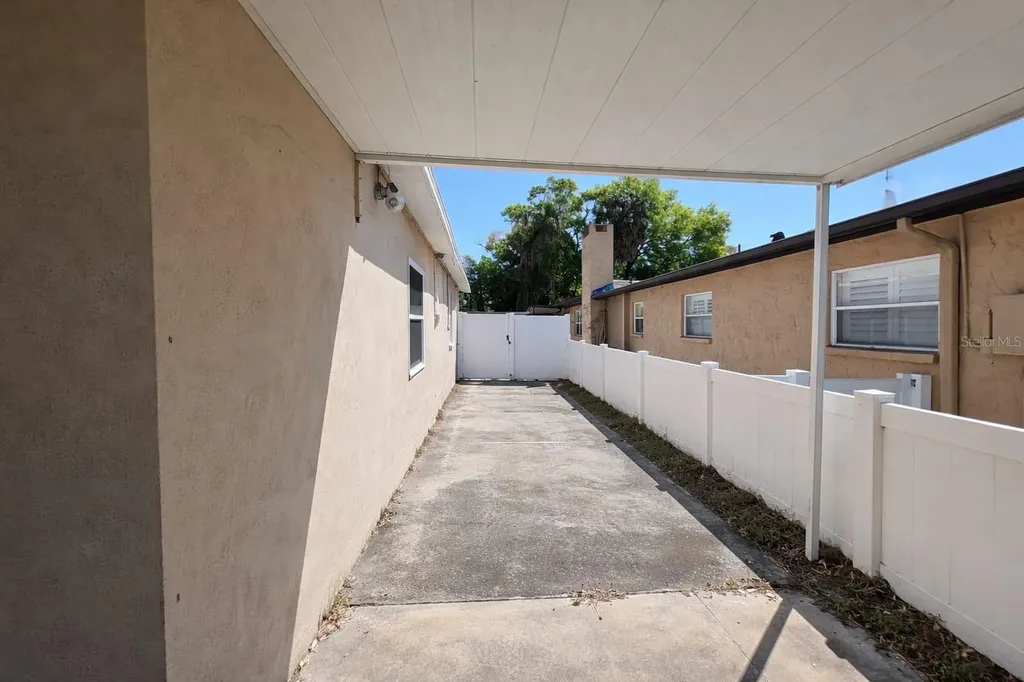 207 N Beverly Avenue Tampa FL 33609