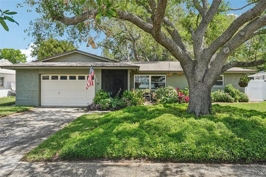 11469 Imperial Grove Drive E Largo FL 33774