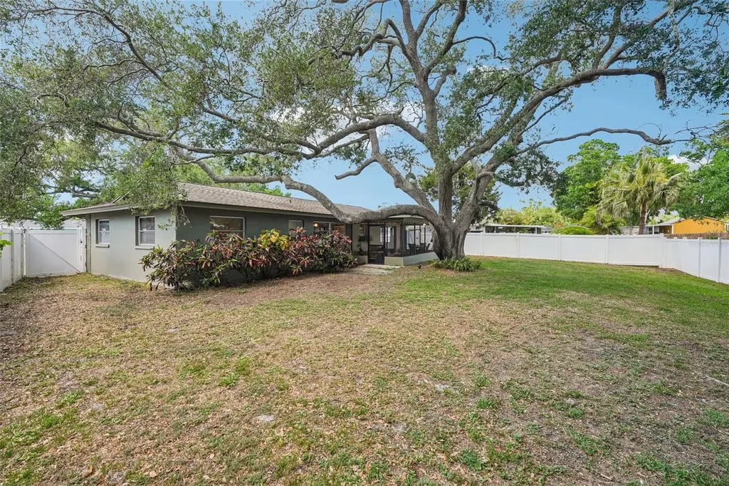 11469 Imperial Grove Drive E Largo FL 33774