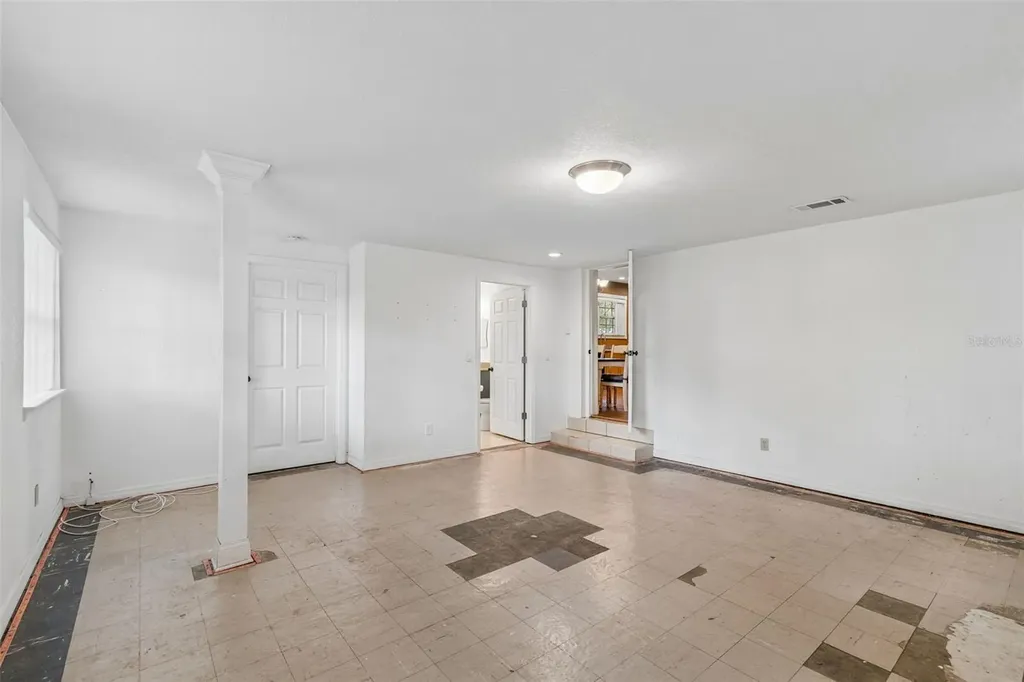 4412 Sweetwater Drive Tampa FL 33615