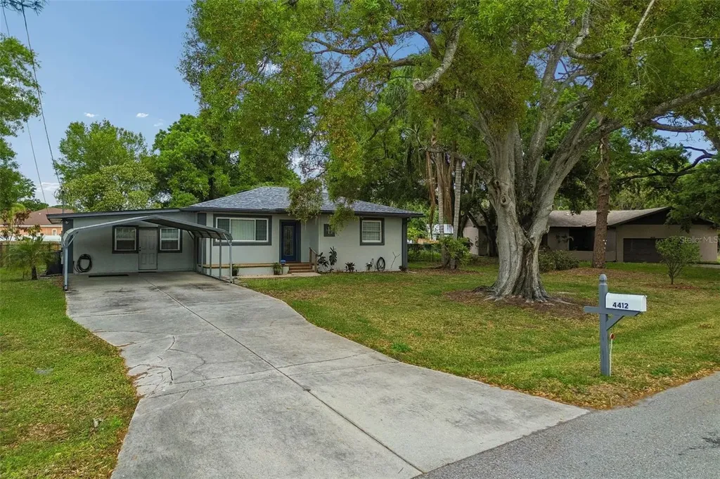 4412 Sweetwater Drive Tampa FL 33615