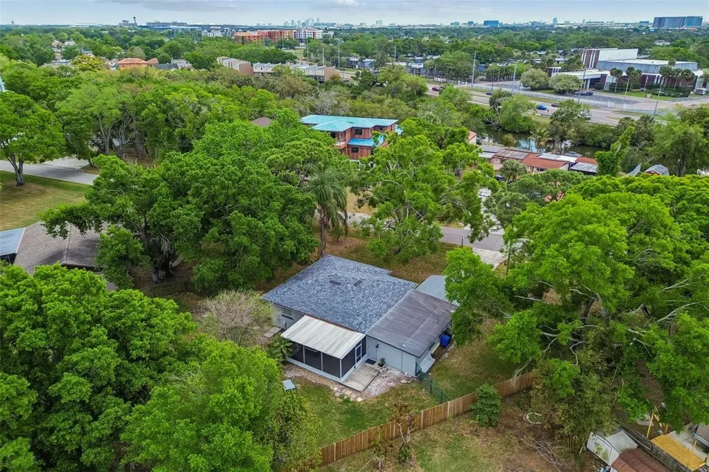 4412 Sweetwater Drive Tampa FL 33615