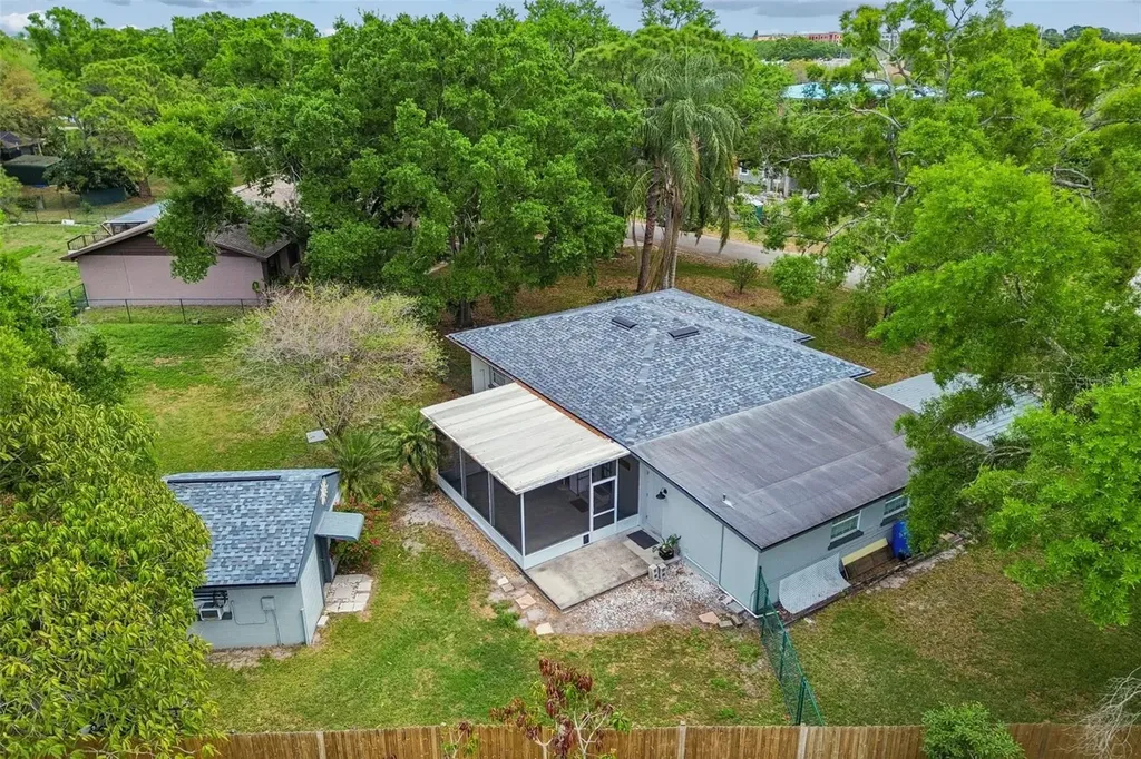 4412 Sweetwater Drive Tampa FL 33615