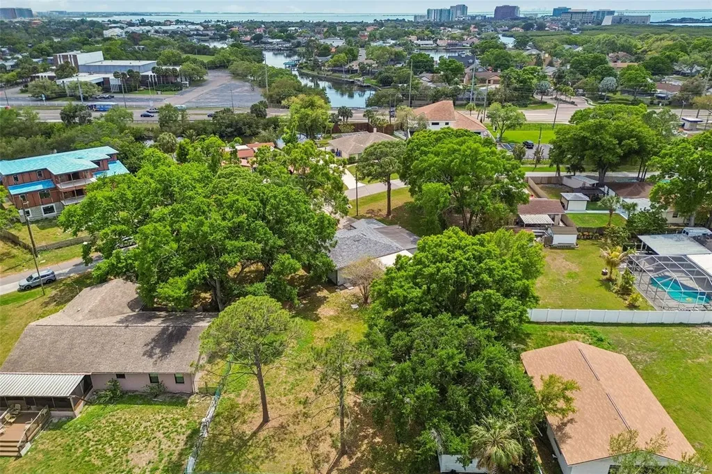 4412 Sweetwater Drive Tampa FL 33615