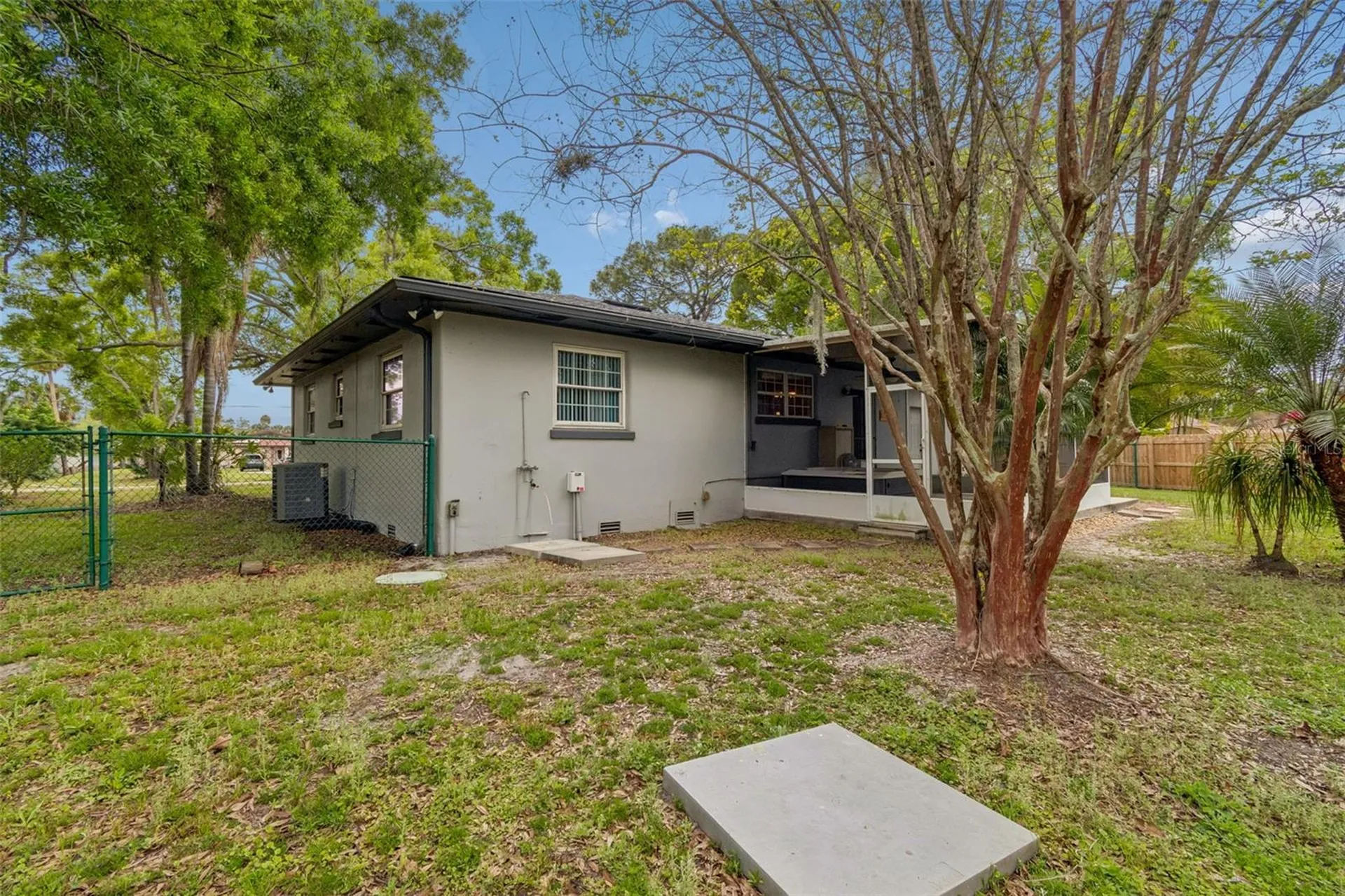 4412 Sweetwater Drive Tampa FL 33615