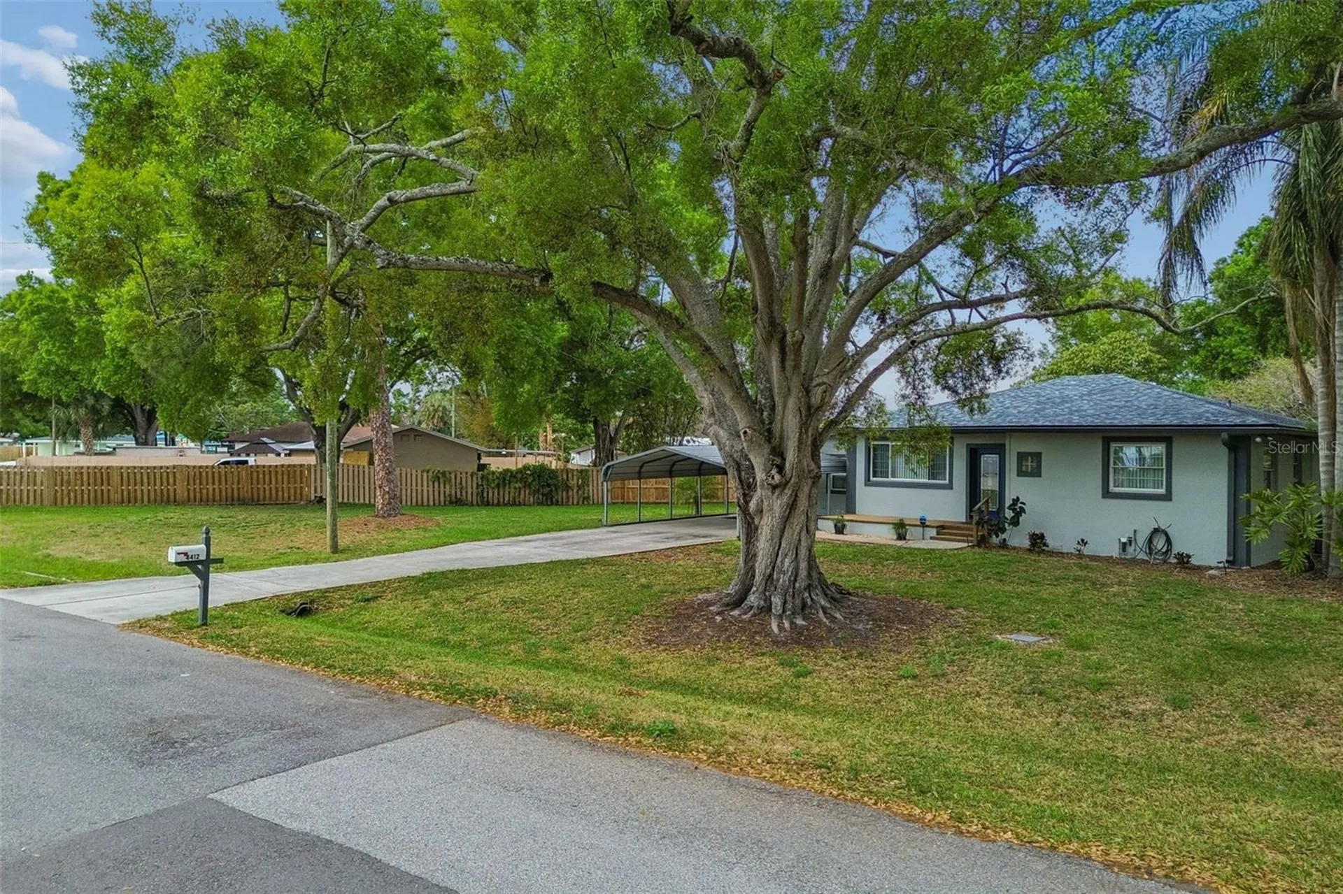 4412 Sweetwater Drive Tampa FL 33615