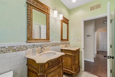 4412 Sweetwater Drive Tampa FL 33615