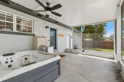 4412 Sweetwater Drive Tampa FL 33615